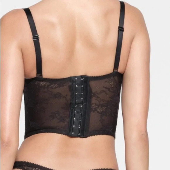 SKIMS Tops - Skims  women’s ultra  fine lace corset